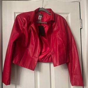 This is not leather it’s polyurethane but it’s a cute trendy piece